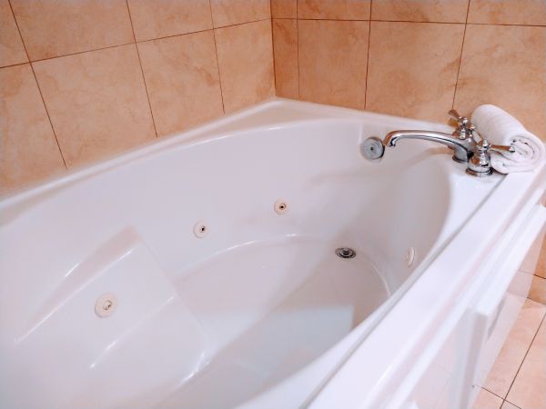Cost of Acrylic Tub Installation in Taylor