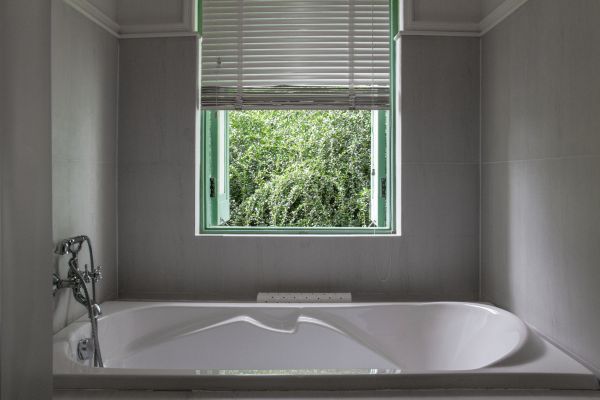 Cost of Fiberglass Tub Installation in Taylor